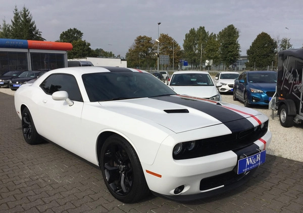 Dodge Challenger cena 94900 przebieg: 105500, rok produkcji 2017 z Rejowiec Fabryczny małe 154